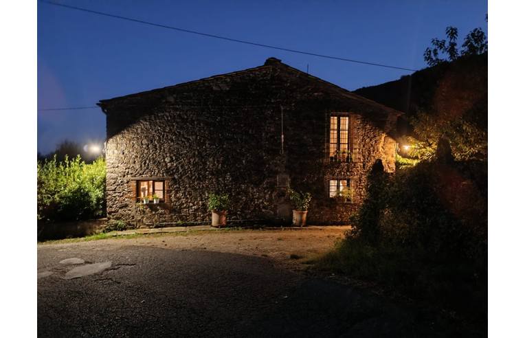 casa indipendente in vendita a Pescaglia in zona Fiano