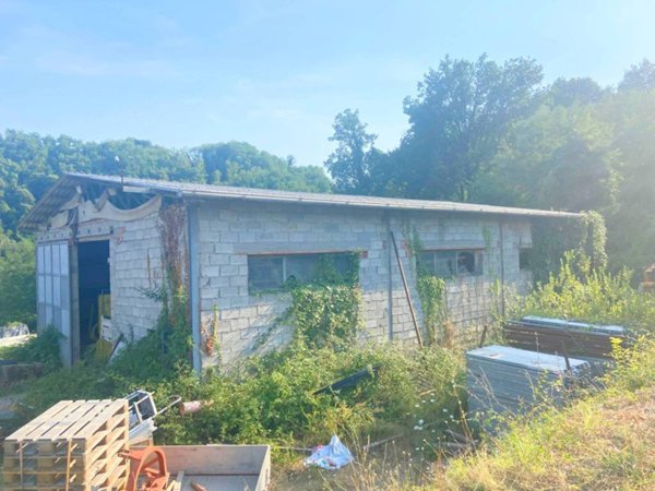 casa indipendente in vendita a Pescaglia