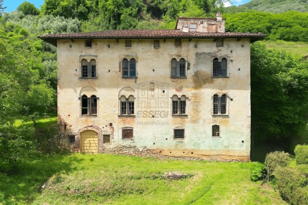 casa indipendente in vendita a Pescaglia in zona Monsagrati