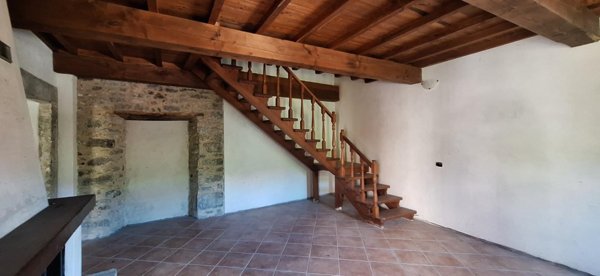 intera palazzina in vendita a Pescaglia