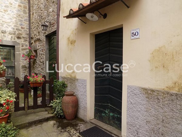 casa indipendente in vendita a Pescaglia in zona Gello