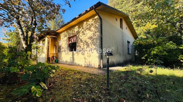 casa indipendente in vendita a Pescaglia in zona San Martino in Freddana
