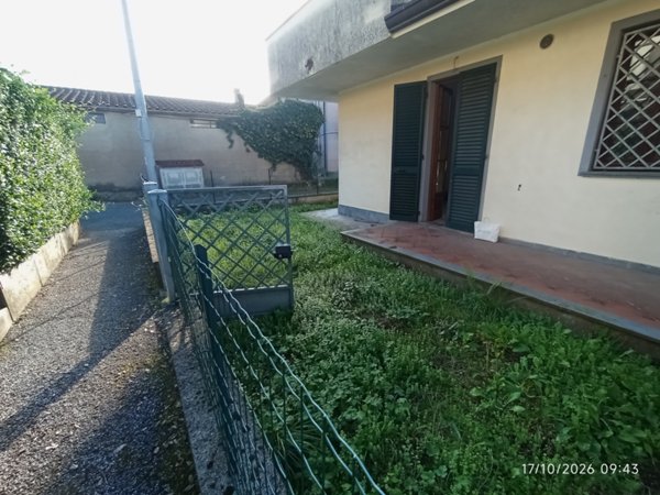 casa indipendente in vendita a Pescaglia in zona Monsagrati