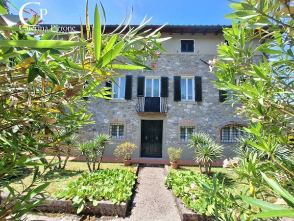 casa indipendente in vendita a Pescaglia