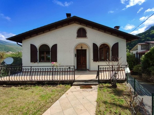 casa indipendente in vendita a Piazza al Serchio in zona Vergnano
