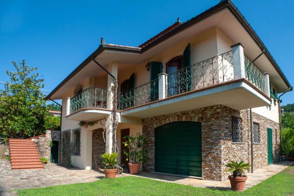 casa indipendente in vendita a Piazza al Serchio