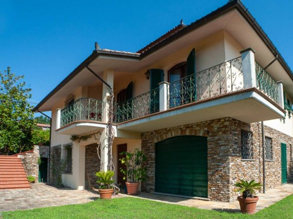 casa indipendente in vendita a Piazza al Serchio in zona San Michele
