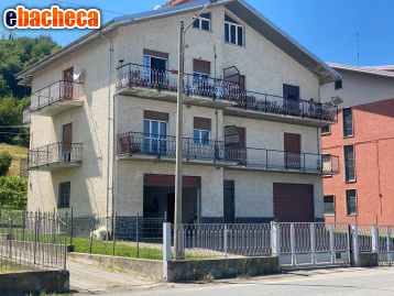 casa indipendente in vendita a Piazza al Serchio in zona San Michele