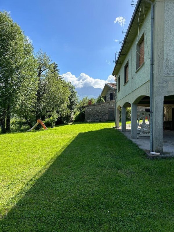 casa indipendente in vendita a Piazza al Serchio in zona Nicciano