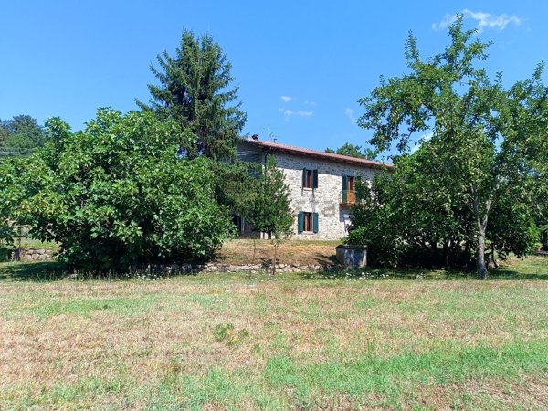 casa indipendente in vendita a Piazza al Serchio