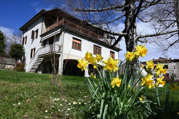 casa indipendente in vendita a Piazza al Serchio in zona Nicciano
