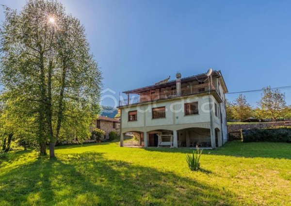 casa indipendente in vendita a Piazza al Serchio in zona Nicciano