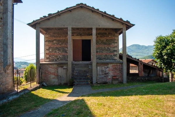 casa indipendente in vendita a Piazza al Serchio