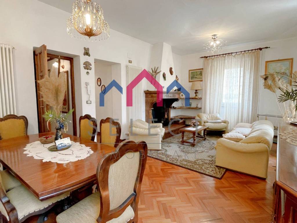 casa indipendente in vendita a Piazza al Serchio in zona Nicciano