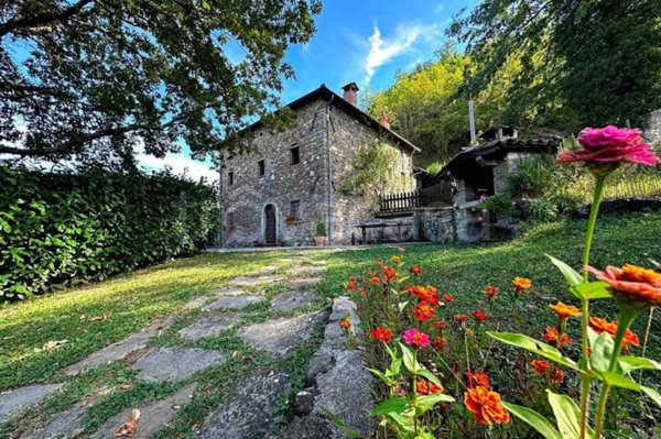 casa indipendente in vendita a Piazza al Serchio in zona San Michele