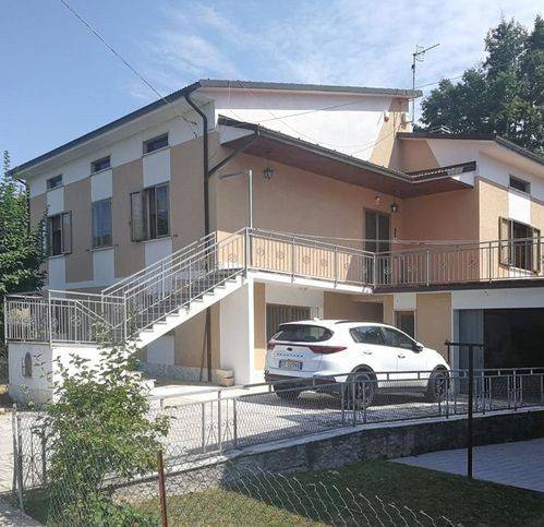 casa indipendente in vendita a Piazza al Serchio