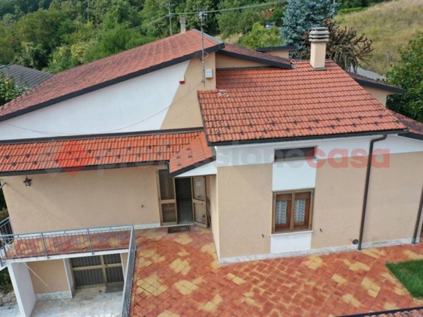 casa indipendente in vendita a Piazza al Serchio in zona San Michele
