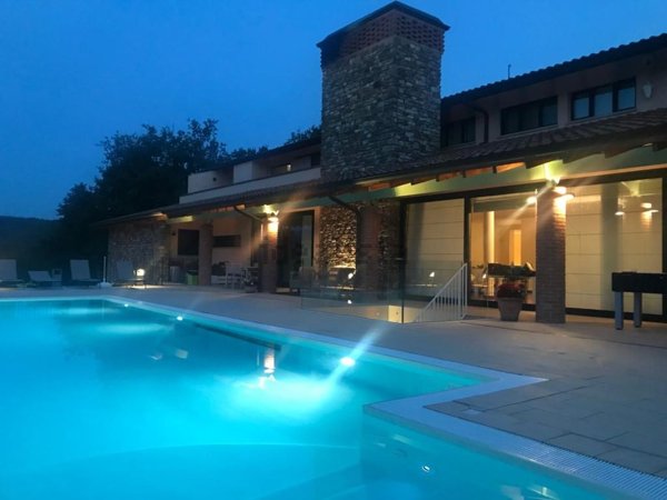 casa indipendente in vendita a Piazza al Serchio