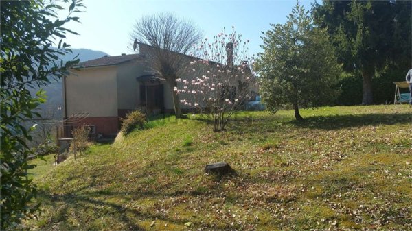 casa indipendente in vendita a Piazza al Serchio