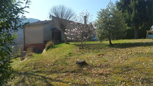 casa indipendente in vendita a Piazza al Serchio