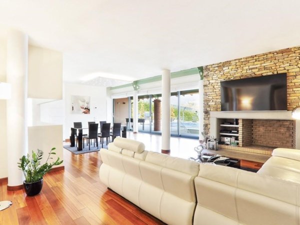 casa indipendente in vendita a Piazza al Serchio