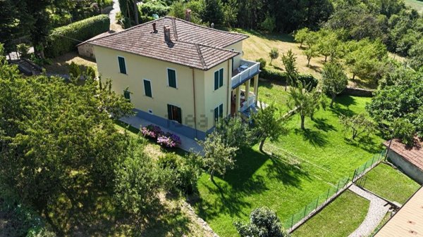 casa indipendente in vendita a Piazza al Serchio in zona Livignano