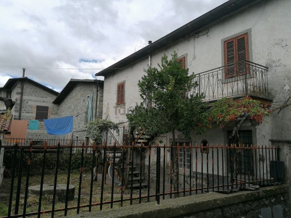 casa indipendente in vendita a Piazza al Serchio in zona Petrognano