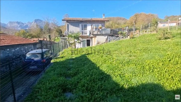 casa indipendente in vendita a Piazza al Serchio in zona Nicciano