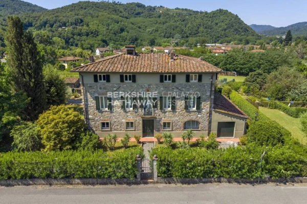 casa indipendente in vendita a Piazza al Serchio in zona San Michele