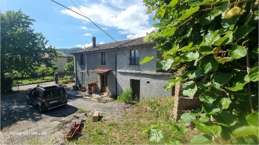 casa indipendente in vendita a Piazza al Serchio in zona Nicciano