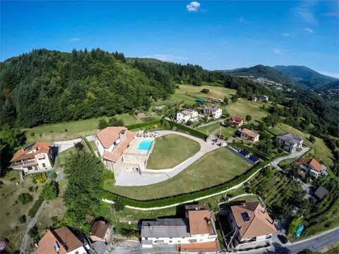 casa indipendente in vendita a Piazza al Serchio in zona Nicciano