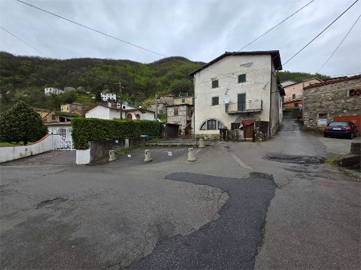appartamento in vendita a Piazza al Serchio in zona Cogna