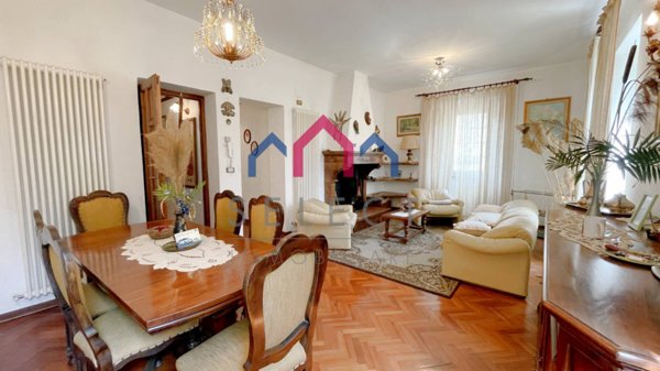casa indipendente in vendita a Piazza al Serchio in zona Nicciano