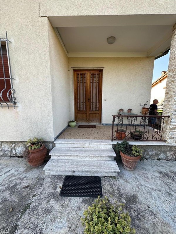 casa indipendente in vendita a Pietrasanta in zona Strettoia