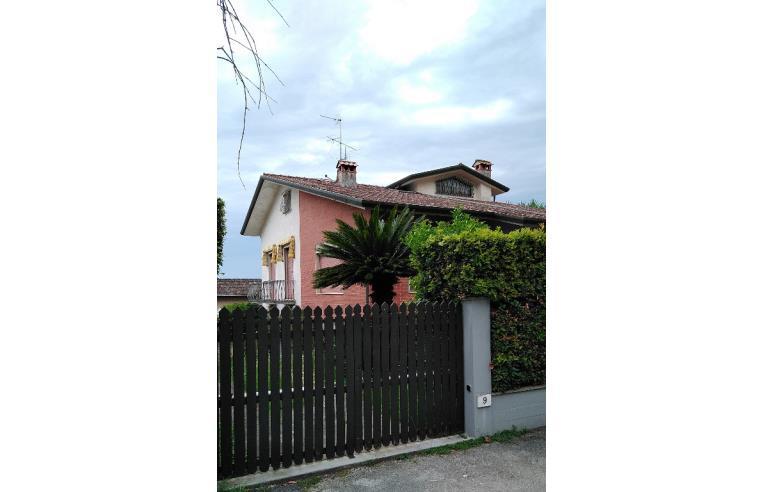 casa indipendente in vendita a Pietrasanta in zona Capriglia