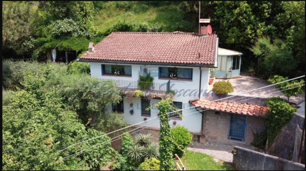 casa indipendente in vendita a Pietrasanta