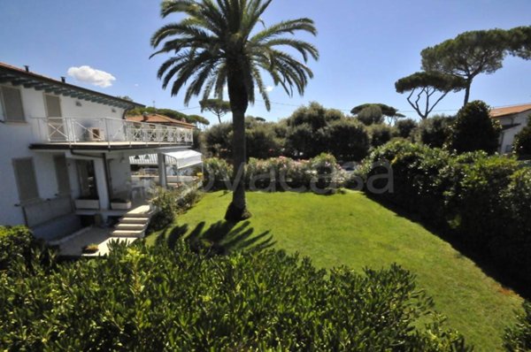 casa indipendente in vendita a Pietrasanta in zona Marina di Pietrasanta