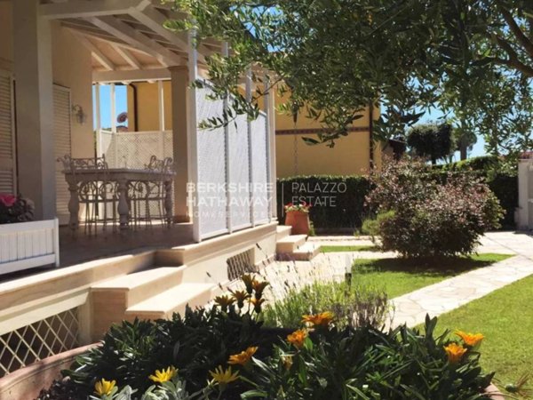 casa indipendente in vendita a Pietrasanta