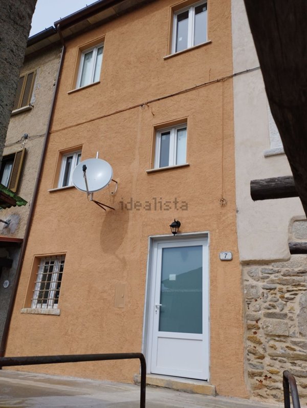 appartamento in vendita a Pietrasanta in zona Vallecchia