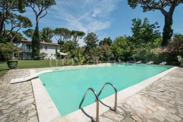 casa indipendente in vendita a Pietrasanta