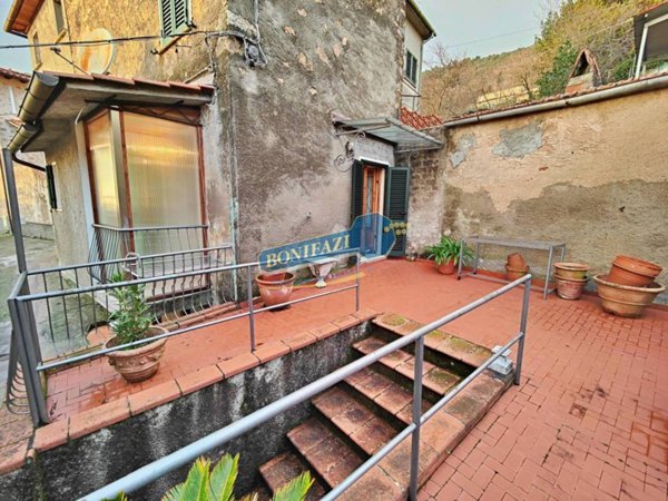 casa indipendente in vendita a Pietrasanta