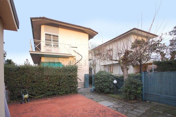 appartamento in vendita a Pietrasanta in zona Vignone