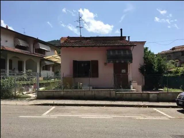 casa indipendente in vendita a Pietrasanta in zona Vallecchia