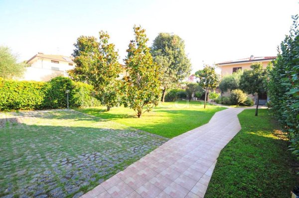 casa indipendente in vendita a Pietrasanta