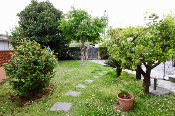 casa indipendente in vendita a Pietrasanta
