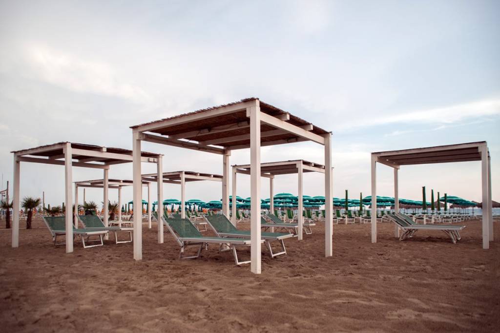 negozio in vendita a Pietrasanta in zona Marina di Pietrasanta