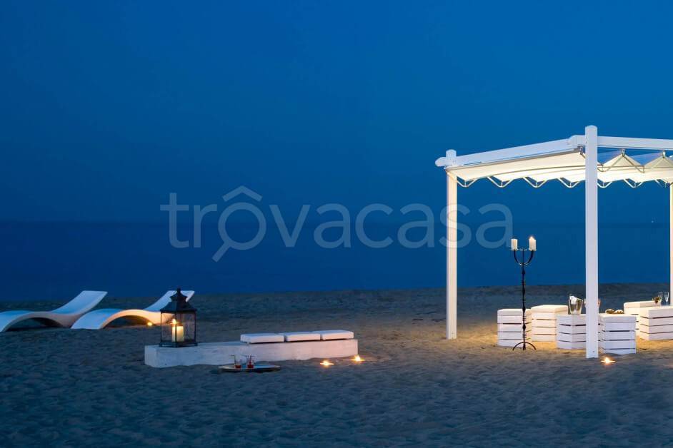 negozio in vendita a Pietrasanta in zona Marina di Pietrasanta
