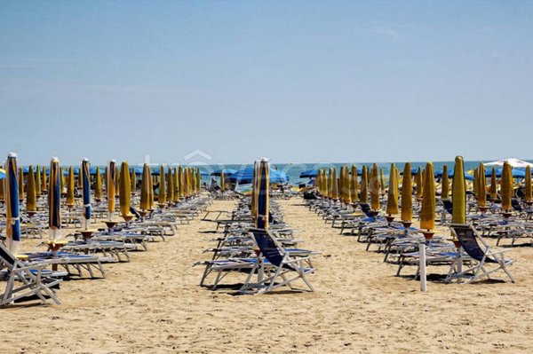 negozio in vendita a Pietrasanta in zona Marina di Pietrasanta