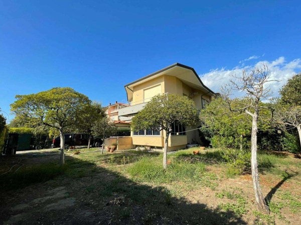 casa indipendente in vendita a Pietrasanta