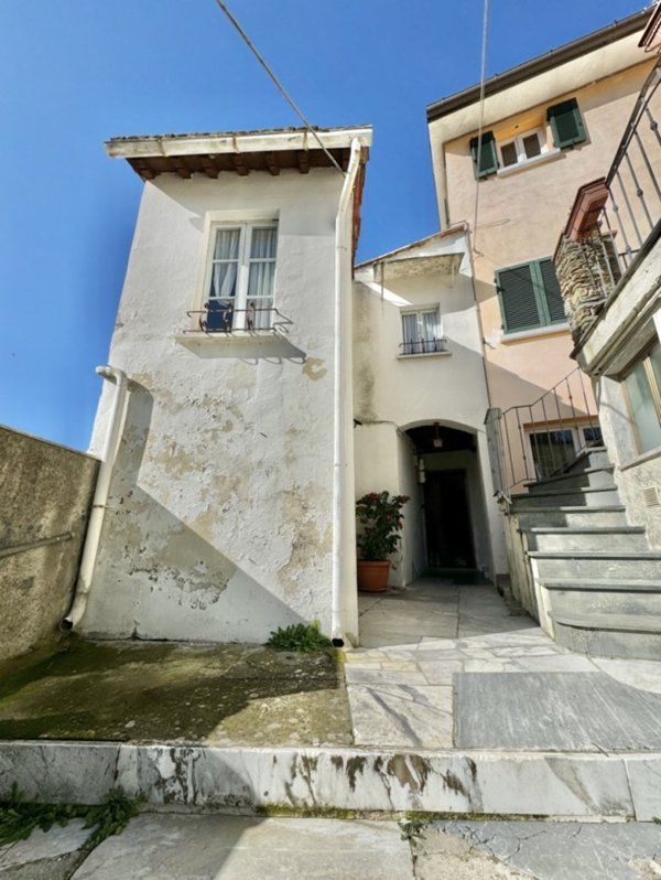 casa indipendente in vendita a Pietrasanta